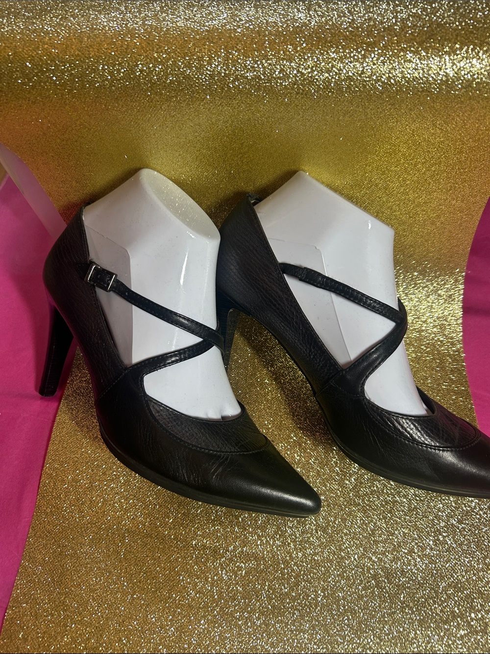 Classic Black Pointed-Toe Crisscross leather Heels Made in Spain